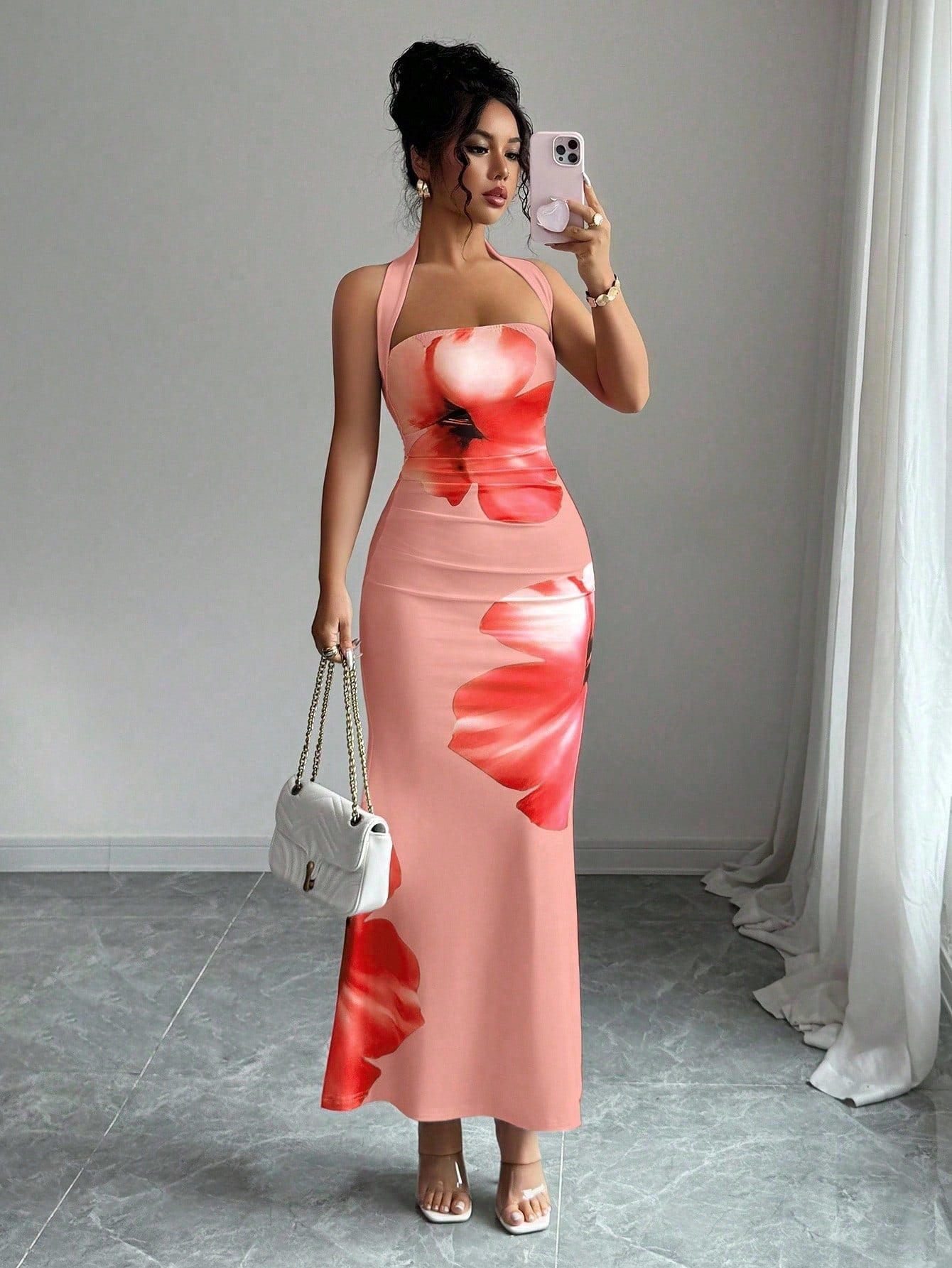 Robe longue dos nu plissé motif fleur