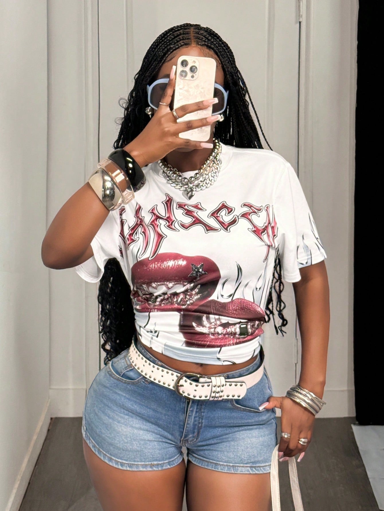 T-shirt design lip’s bling